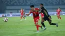 Kemenangan ini memastikan Dewa United finis sebagai juara Grup E AFC Challenge League 2025-2026 dengan torehan 7 poin. Tampak dalam foto, pemain Dewa United, Altalariq Ballah saat melawan Shan United pada matchday ketiga Grup E AFC Challange League 2025-2026 di Stadion Indomilk Arena, Tangerang, Sabtu (1/11/2025) malam WIB. (Bola.com/M Iqbal Ichsan)