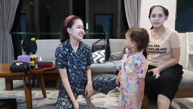 7 Momen Seru Zara dan Kyla Bersama Keluarga Selama Karantina