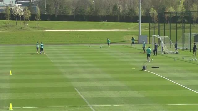 Manchester City dikenal memiliki gelandang-gelandang yang punya tendangan geledek. Dalam sesi latihan sebelum menghadapi Aston Villa, kiper-kiper The Citizens diberikan tes sulit oleh Fernandinho, Mangala dan Fernando.
