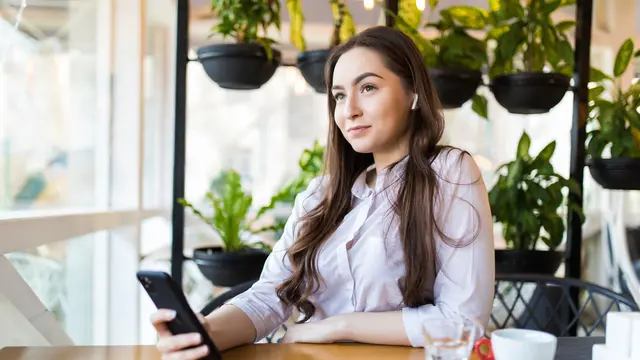 wanita september tidak dikalahkan