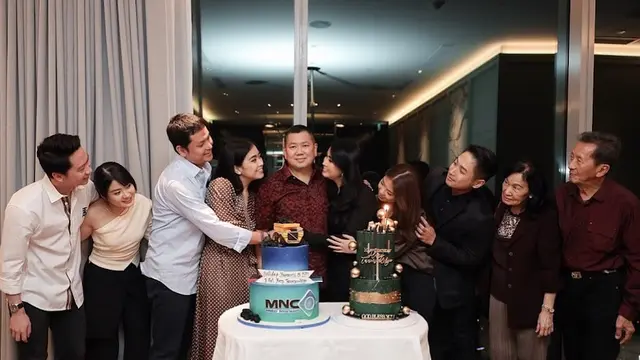 Tampil Serasi dengan Kekasih, Ini 7 Potret Kevin Sanjaya di Ulang Tahun Calon Mertua
