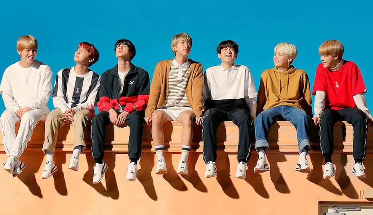 "Kami begitu gugup saat artis-artis mendatangi kami, dan RM sedang pergi ke kamar mandi saat di Billboard Music Awards," ujar V. (Foto: soompi.com)