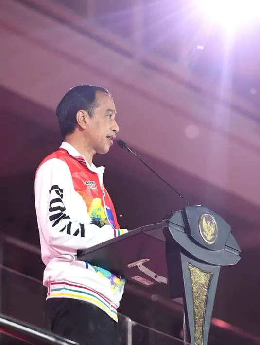 Presiden Joko Widodo saat membuka Pekan Olahraga Nasional XX Papua yang digelar di Stadion Lukas Enembe Kabupaten Jayapura, Sabtu (2/10/2021). Resmi dibuka oleh Presiden Jokowi, PON XX Papua 2021 akan berlangsung pada 2-15 Oktober 2021. (Foto:Tangkapan Layar YouTube Sekretariat Presiden)