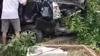 Hendak Liburan Tahun Baru, Mobil Berisi 1 Keluarga Ringsek Dihantam Kereta Api di Banyuwangi