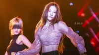 Tak hanya punya wajah yang catik, Krystal f(x) juga mempunyai bentuk badan yang seksi. Tentu saja hal ini membuat banyak wanita yang iri dengannya. (Foto: koreaboo.com)