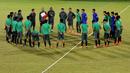 Pemain Timnas Indonesia U-19 saat latihan jelang laga persahabatan di Lapangan ABC Senayan, Jakarta, Kamis (22/3/2018). Indonesia akan berhadapan Timnas Jepang U-19. (Bola.com/Asprilla Dwi Adha)