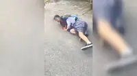 Viral duel siswi SMA diduga karena rebutan pacar. (Foto: Tangkapan layar yang viral di medsos).