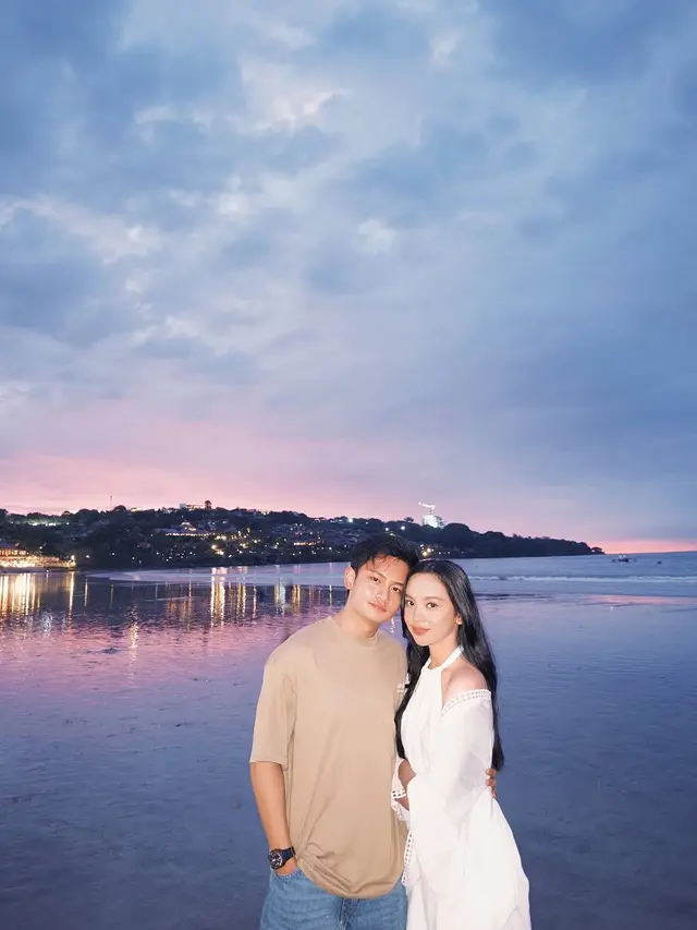 Gaya Liburan Randy Martin dan Lyodra Ginting di Bali, Foto Bersama Pertama Setelah Go Public