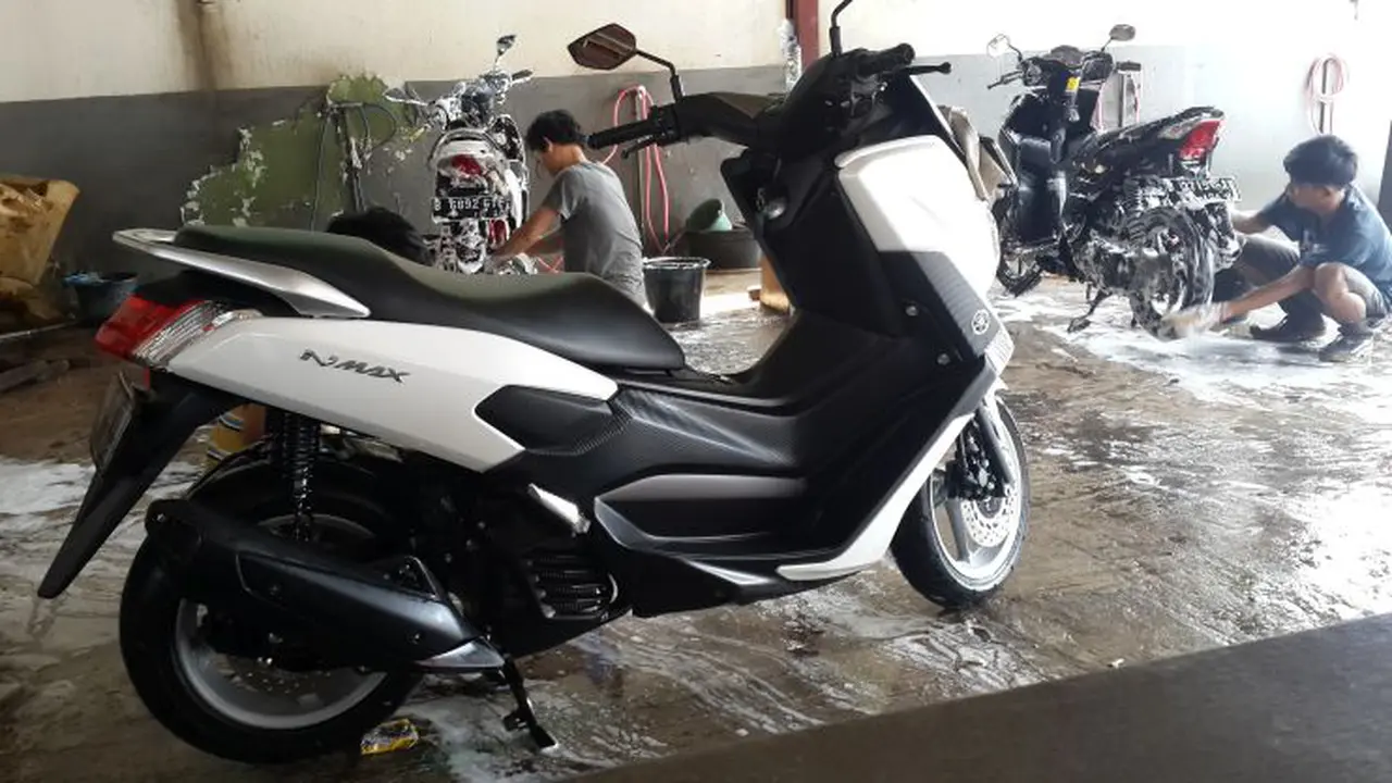 Ini Bahayanya Alat Steam Saat Cuci Motor