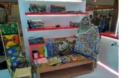 Efi Utayati warga Cirebon yang mendunia karena Batik. Foto (Istimewa)