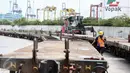 Moda transportasi kereta api peti kemas Gedebage, Bandung-Tanjung Priok ini, bisa menjadi alternatif baru agar kegiatan ekspor impor lebih efisien, tepat waktu, dan aman, Jakarta, Jumat (13/1). (Liputan6.com/Faizal Fanani)