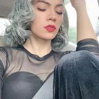 Masih ingat dengan lagu Sayang? Hits tersebut dibawakan penyanyi yang dikenal sebagai Shae. [Instagram/nonashe]