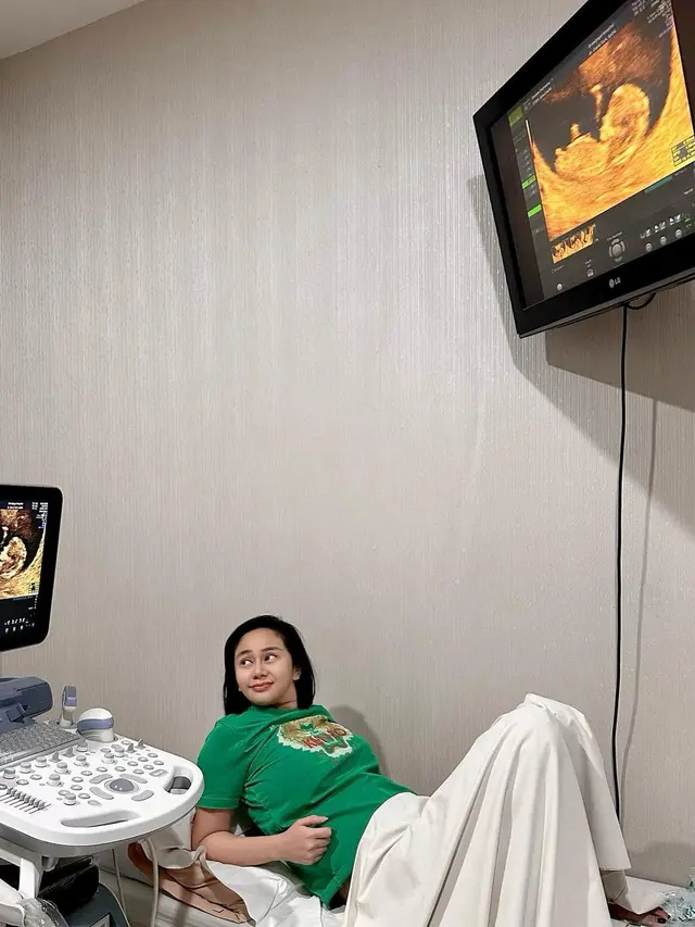 7 Potret Denise Chariesta Saat Periksa Kehamilan, Banjir Kritikan Netizen