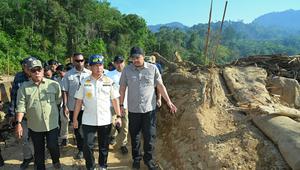 Mendagri Tito datangi kawasan bekas banjir di Sumut