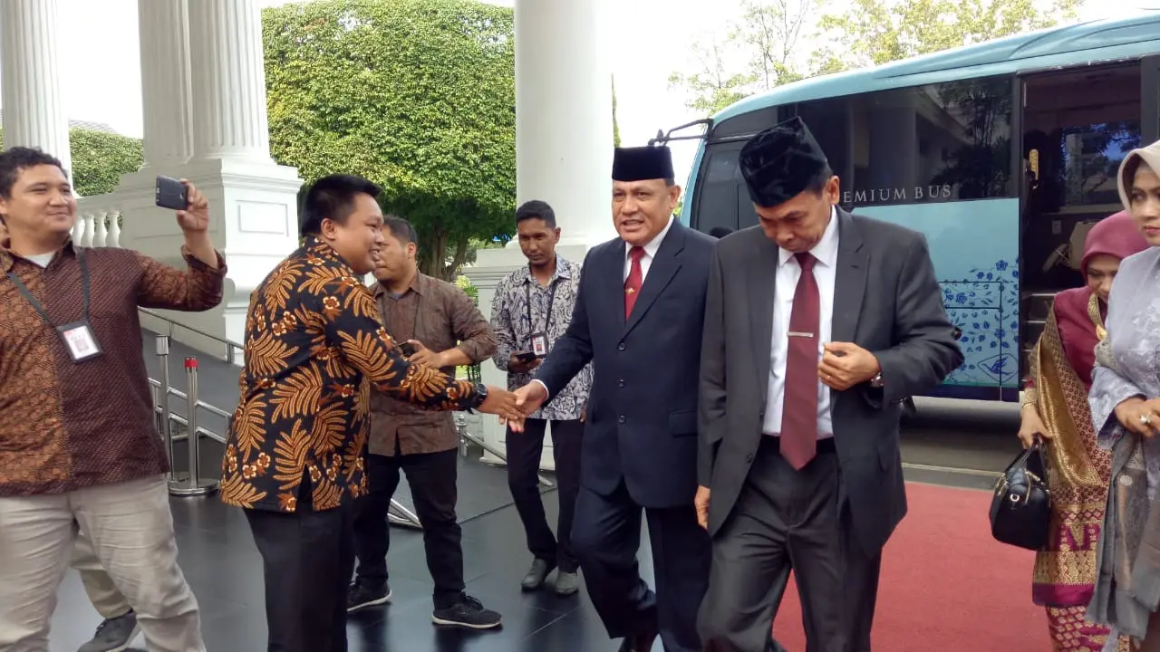 Jelang pelantikan lima calon pimpinan Komisi Pemberantasan Korupsi (KPK) sudah hadir sekitar pukul 11.54 WIB di Istana Kepresidenan.
