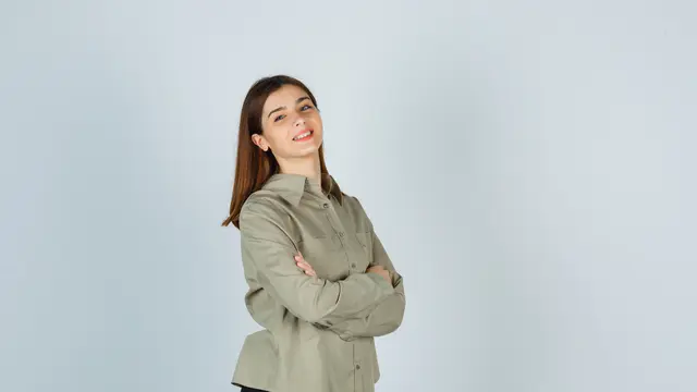 6 Ciri Wanita Cerdas dan Menarik yang Bikin Pria Terpesona (photo by freepik.com)