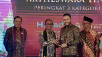 Komitmen pada Keterbukaan Informasi Publik, Wako Fadly Amran Raih Anugerah Tinarbuka