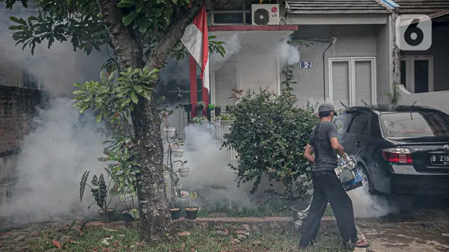 Cegah DBD, Perumahan di Tangsel Diasapi