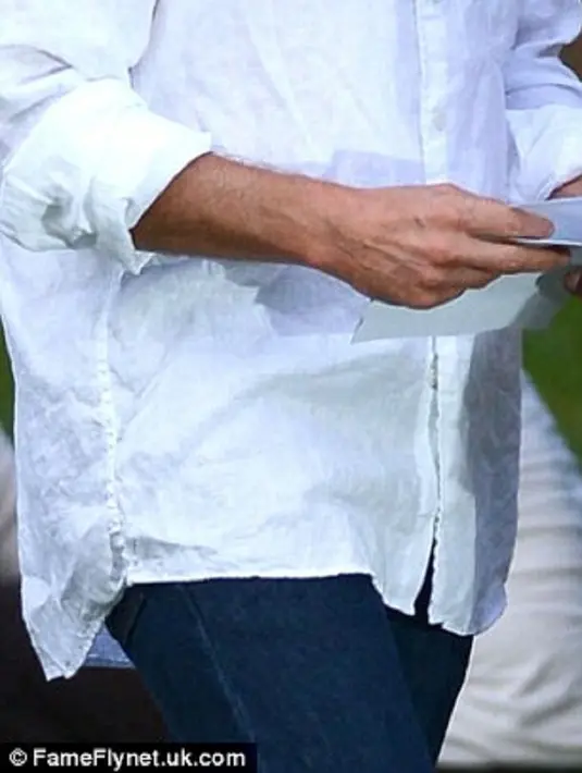 ‘Nah, jika perjanjian untuk kisah hidup Barry Seal tidak dilaksanakan dengan baik, saya harap Universal dapat berhati-hati untuk tetap melanjutkan produksi film ini,’ ucap Roy Maughan selaku kuasa hukum Frigon dikutip Aceshowbiz.(via Dailymail.co.uk)