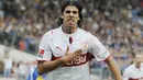 Selebrasi gol gelandang VfB Stuttgart Sami Khedira ke gawang Karlsruhe FC dalam lanjutan Bundesliga di Mercedes-Benz Arena, 21 September 2008. AFP PHOTO DDP / OLIVER LANG