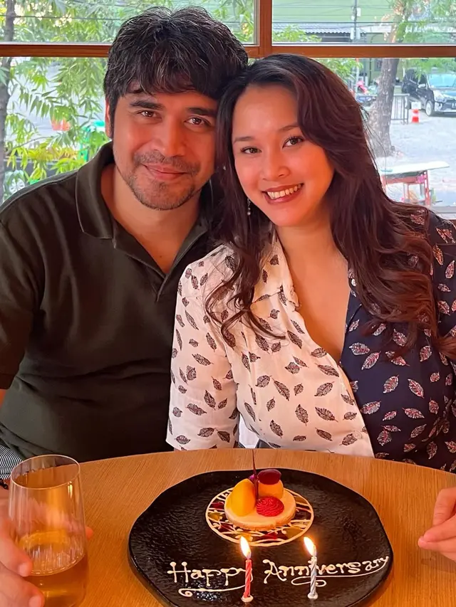 7 Potret Terbaru Rizky Hanggono Bareng Kekasih, Sudah Dekat dengan Anak-Anak