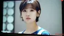 Park So Dam juga tampil dengan gaya rambut pixie cut korean, dipadu poni depan tipisnya. Dengan pilihan warna brown untuk rambutnya. @sodam_park_0908