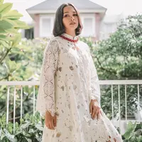 Hari ini, Senin (17/8/2020), Indonesia merayakan hari kemerdekaannya yang ke-75 tahun. Andien Aisyah, menjadi salah satu pengisi acara 17an Merdeka dalam sesi Bincang Pahlawan: #MerdekakanSenyumIndonesia. (Instagram/andienaisyah)