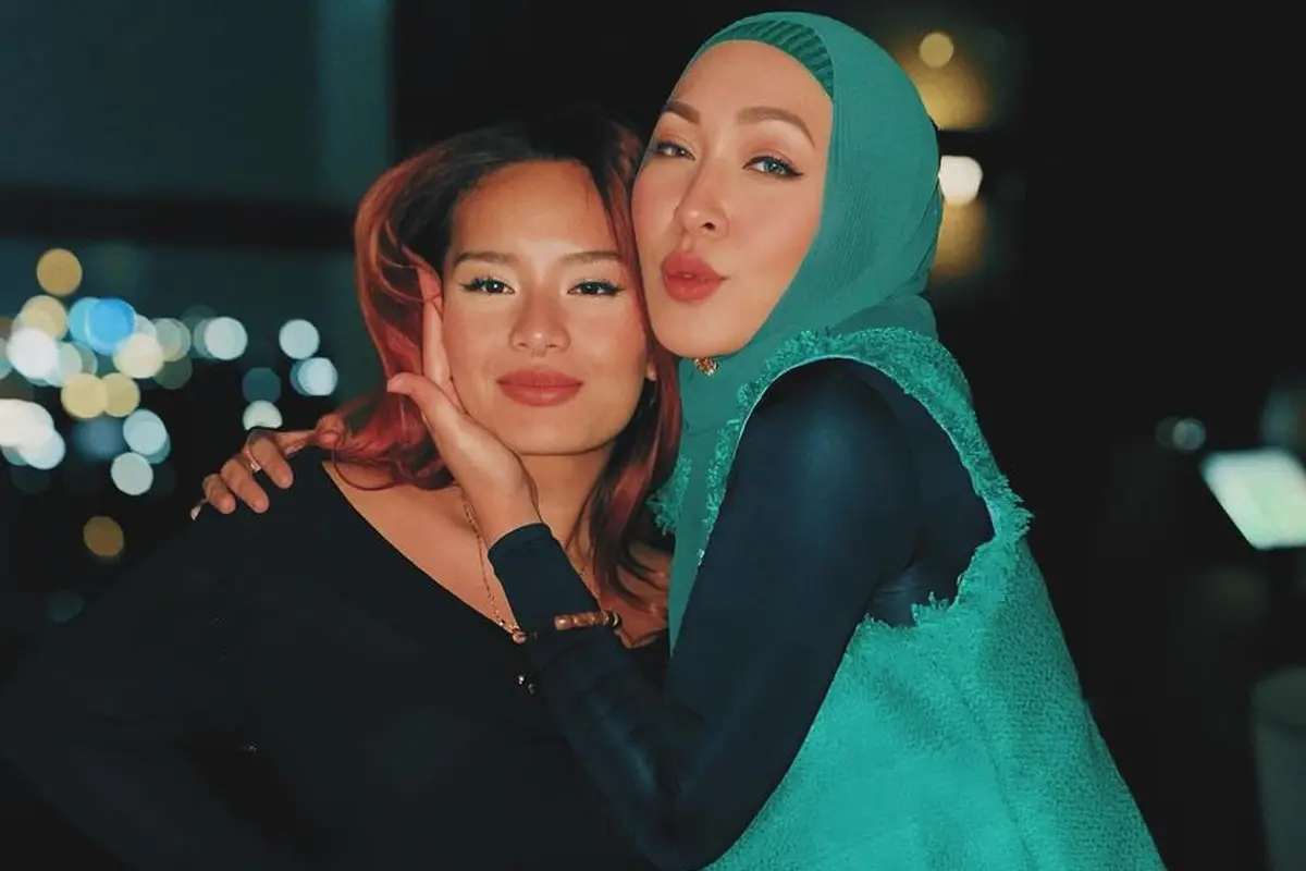 Angelina Sondakh dan Zahwa Massaid