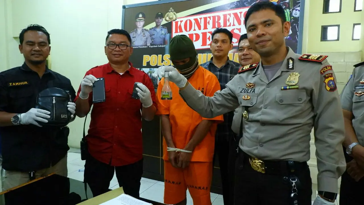 Layanan Ekstra Lelaki Penyuka Sesama Jenis Nyaris Berujung Maut