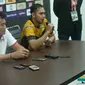 Pelatih Mitra Kukar Subangkit saat jumpa pers (Okan Firdaus)