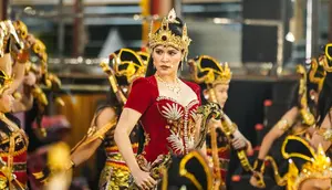 Cerita Denny Wirawan Rancang Kostum Srikandi Raisa, Penuh Riset Mendalam
