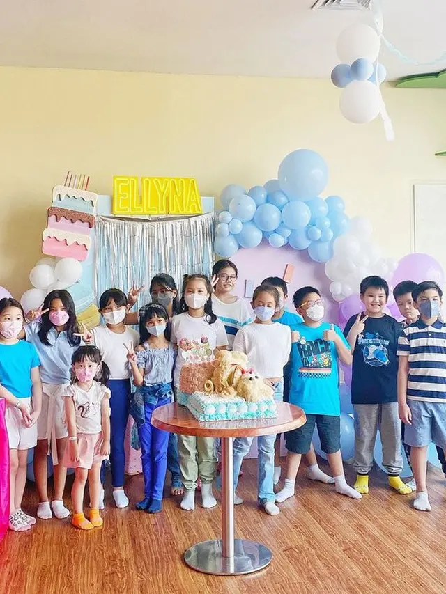 Akur Meski Cerai, Ini 7 Kebersamaan Nicky Tirta dan Liza Elly Rayakan Ultah Anak