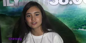 Michelle Ziudith dan Rizky Nazar berperan sebagai pasangan di film I Love You from 38000 Ft. Dikabarkan mereka berdua cinta lokasi, bagaimana tanggapan Michelle?