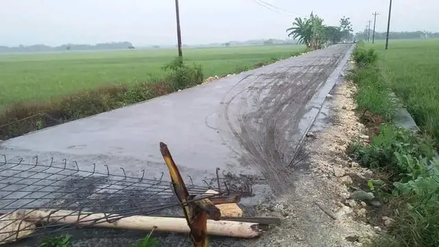 Jalan Baru Diterjang Motor