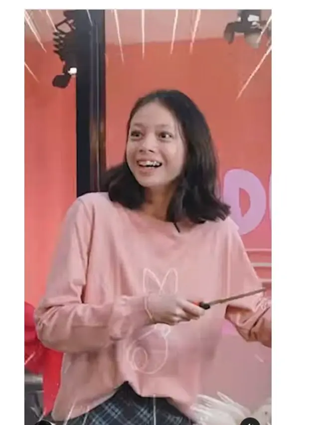 11 Potret Pembukaan Bisnis Kue Nada Tarina Putri, Banjir Pujian
