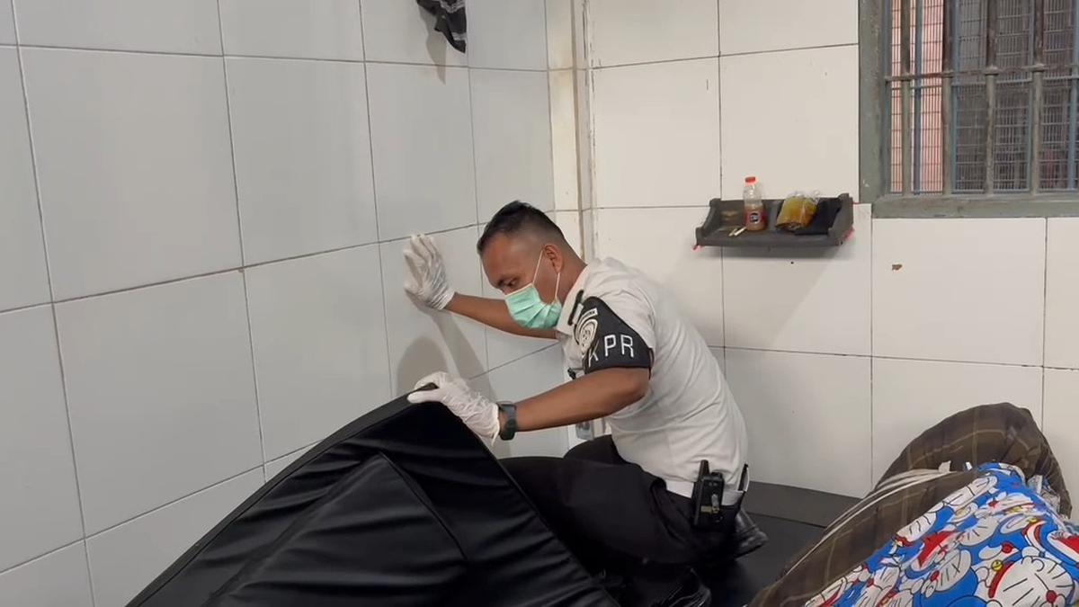 Razia Gabungan di Rutan Kelas I Depok, Petugas Temukan Sejumlah Benda Terlarang