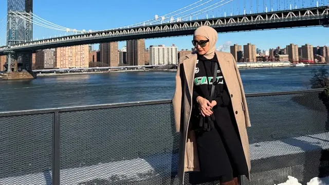 OOTD Inneke Koesherawati Liburan Akhir Tahun ke Amerika. [@inekekoes]