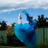 Kenakan hijab, remaja cantik ini bermimpi jadi balerina profesional.