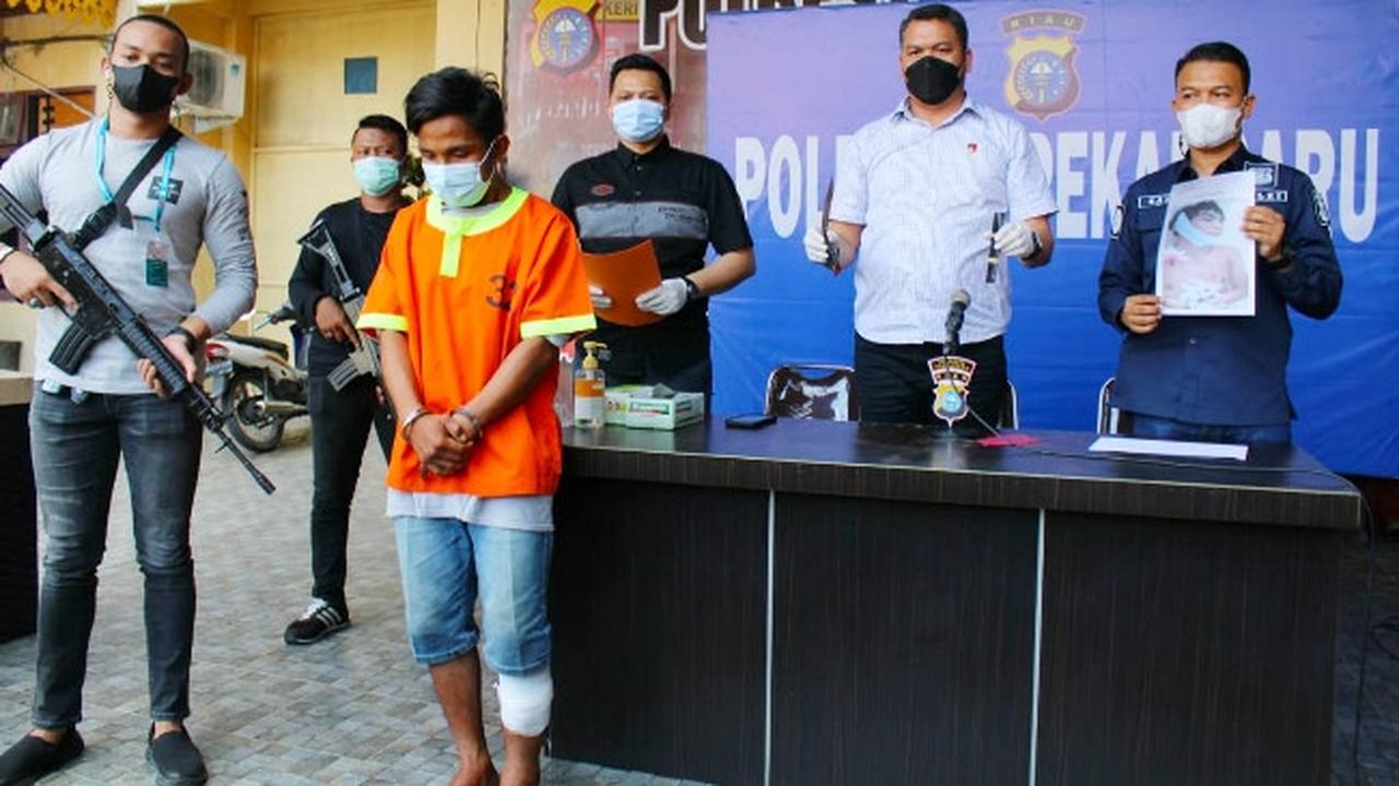 Konferensi pers kasus pembunuhan kuli bangunan di Polresta Pekanbaru.