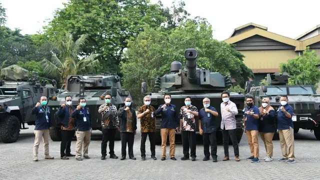 Kepala BPH Migas M. Fanshurullah Asa didampingi Komite BPH Migas M. Lobo Balia dan Sekretaris BPH Migas Bambang Utoro beserta Tim melakukan kunjungan kerja ke PT. Pindad, Bandung, (02/10/20).