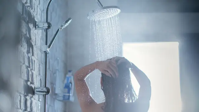 Penyebab Rambut Bercabang yang Sering Mengganggu Penampilan, Solusinya Ternyata Mudah!