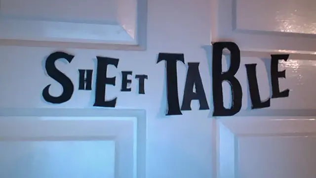 [Bintang] Keisengan Cewek Ini Bikin Pecinta The Beatles Baper!