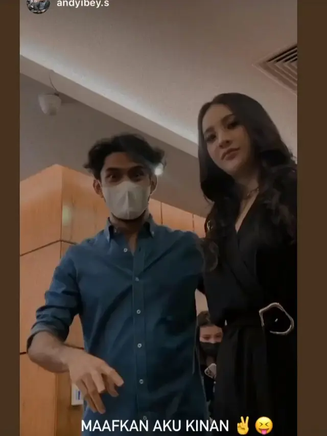 Reza Rahadian dan Anya Geraldine.