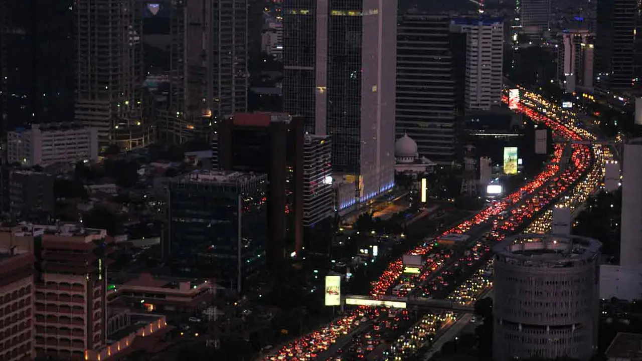 20160909- Antrean Kendaraan Jelang Libur Panjang-Jakarta- Gempur M Surya