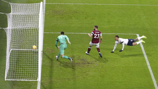 Foto Liga Inggris: Manchester City Terlalu Tangguh Bagi Burnley
