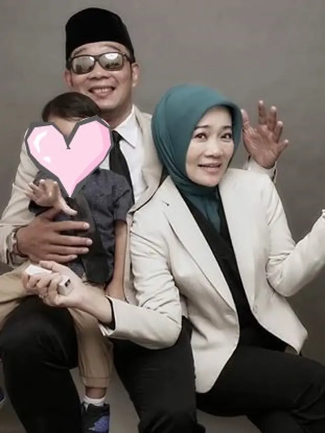 Rekam Momen, Ini 6 Pemotretan Ridwan Kamil Bersama Atalia Praratya dan Arkana