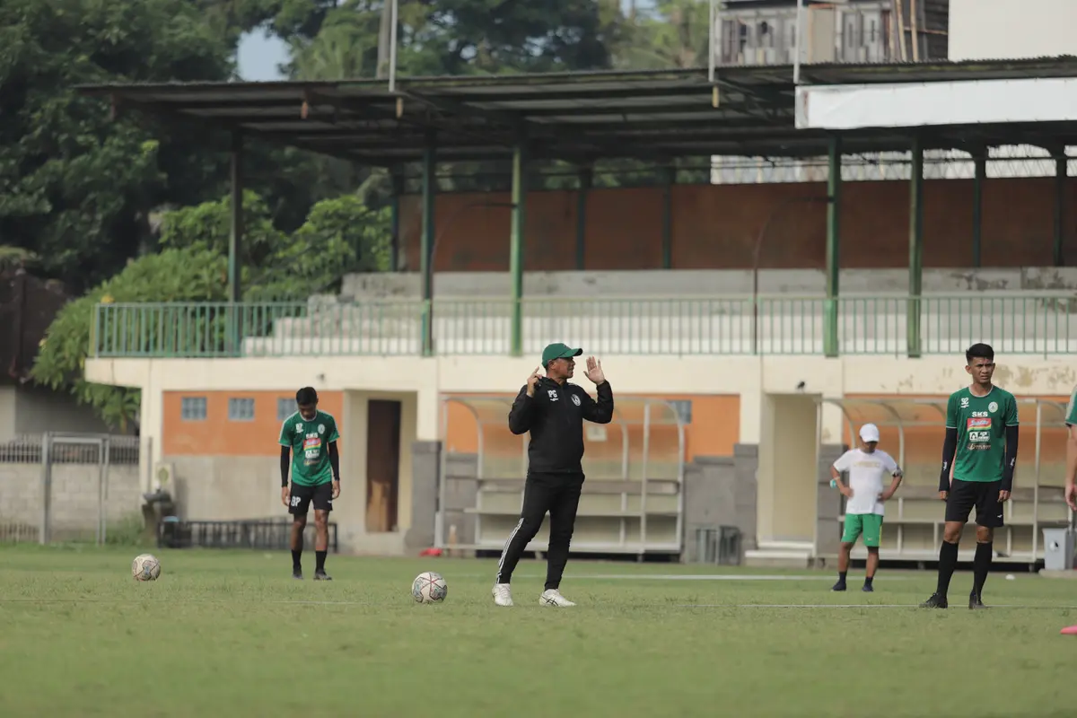 Sesi latihan PSS Sleman