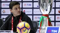 Pelatih AC Milan asal Italia, Vincenzo Montella. (AFP/Karim Jaafar)