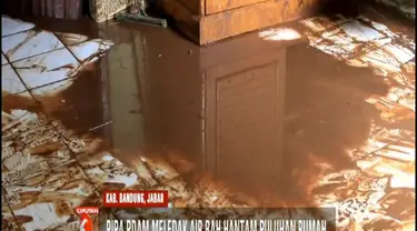 Saluran pipa PDAM Tirtawening meledak, puluhan rumah warga Banjaran, Bandung, tersapu air bah.