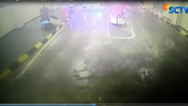 Viral rekama CCTV aksi koboi di mal Jakarta Selatan, pelaku ternyata dokter, dan bukan anggota TNI.
